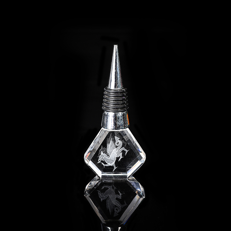 Crystal Diamond Faceted 3D Engraved Wine Stopper