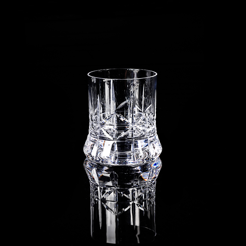 Elegant Crystal Whiskey Glass